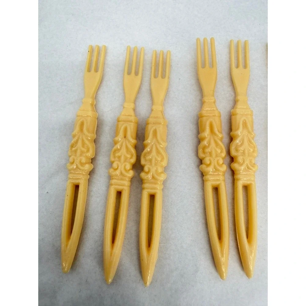 Cocktail Picks Vintage Plastic Ornate Cream Party Appetizer Bento Retro 11pc